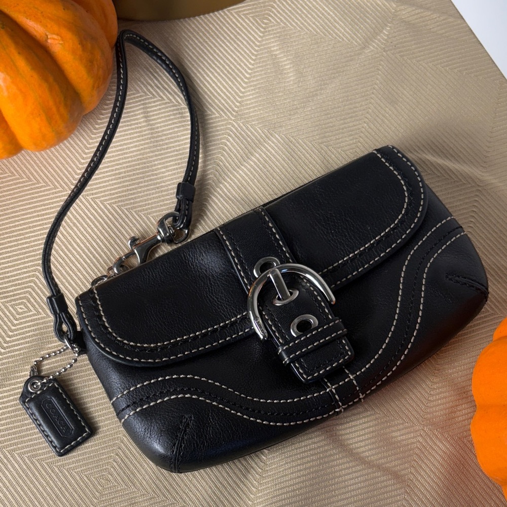 Vintage Coach SOHO Black Leather Wristlet -Excellent Condition!